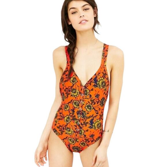 UO One-Piece Floral Swimsuit, Cross Bac Straps, Summer, Beach, Vacation, S - Picture 4 of 12